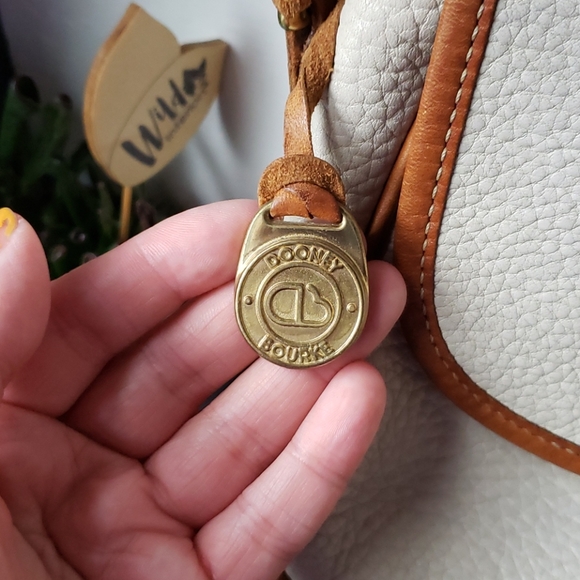 Vintage dooney and bourke shoulder bag - Picture 2 of 5